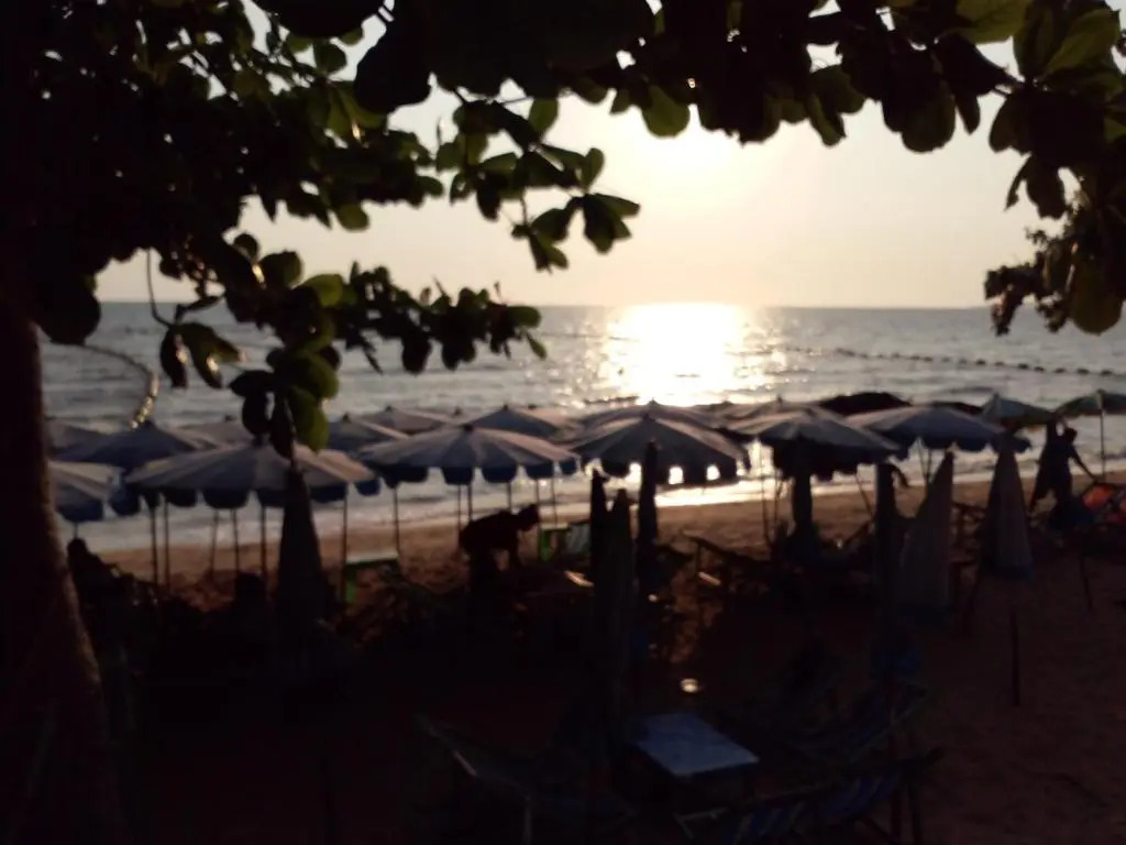 Large Studio,Fantastic Sea View, 55 m2 Jomtien beach.100m Beach. Swimming Pool.