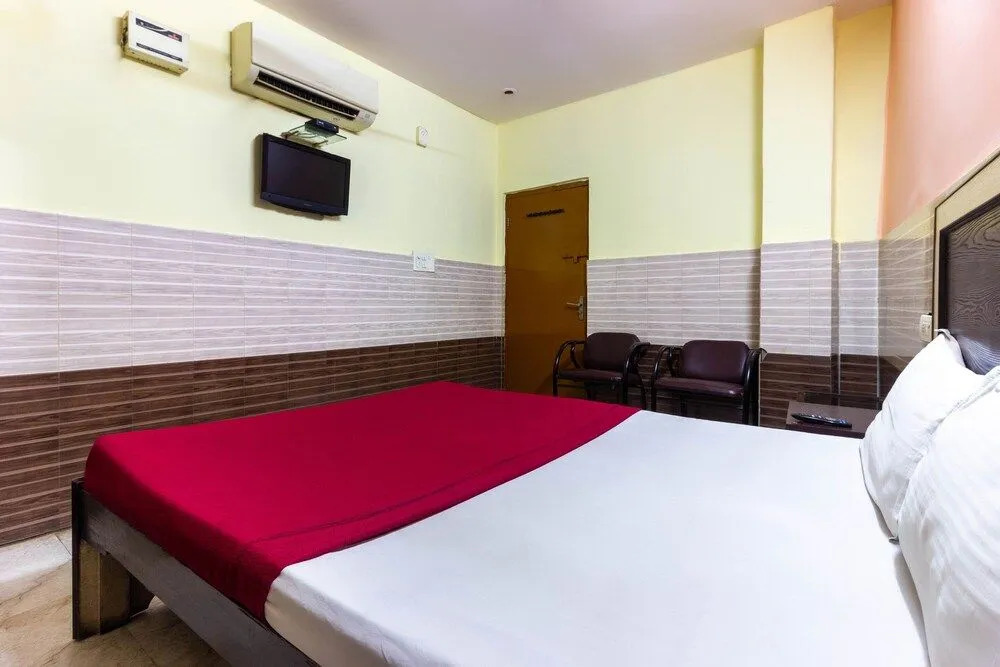 Spot On 46066 Hotel Azizia Residency