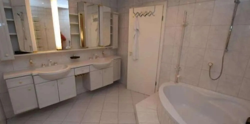 Ab Apartment 133