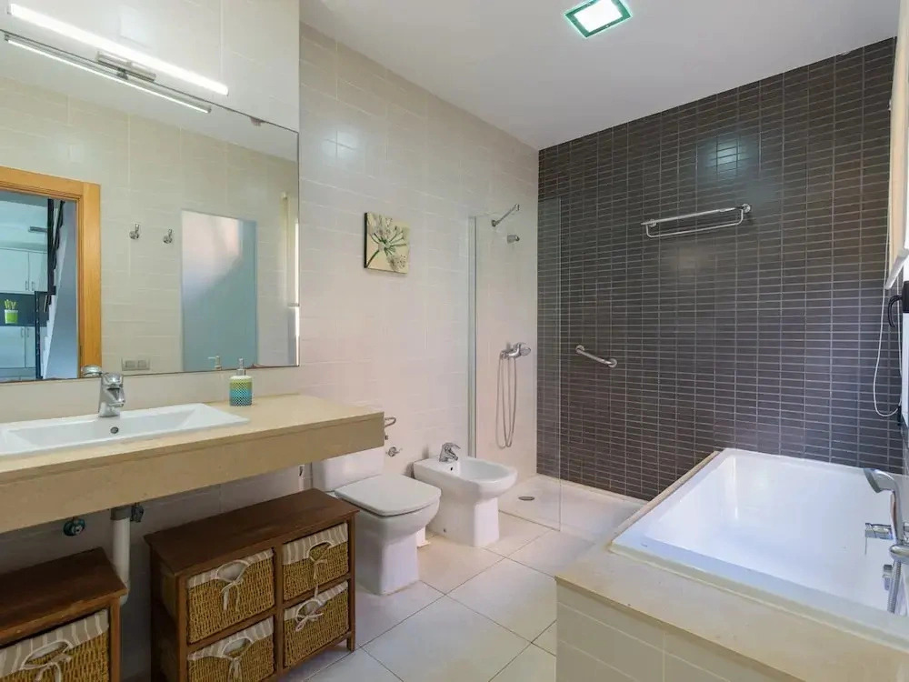 Chalet in Salobre With Private Heated Pool