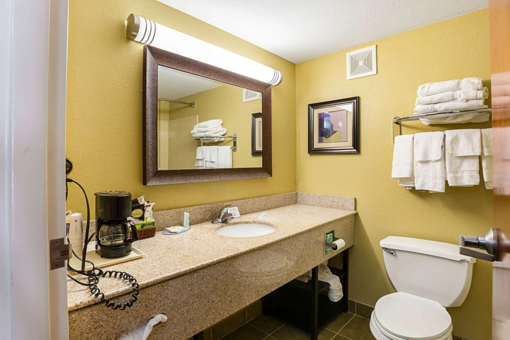 Super 8 by Wyndham Alexandria LA