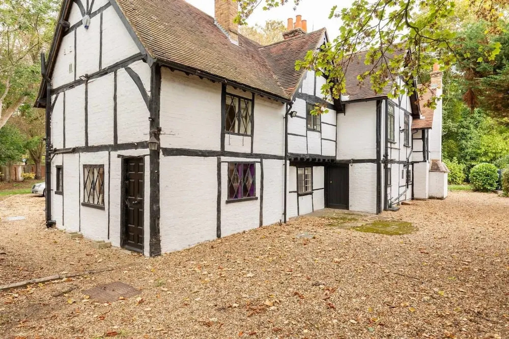 Beautiful 4 Bedroom Property