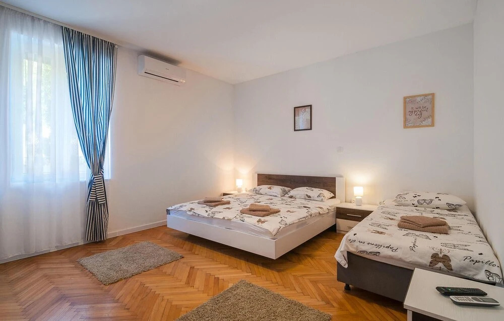 Awesome Apartment in Kastel Sucurac With Wifi and 4 Bedrooms