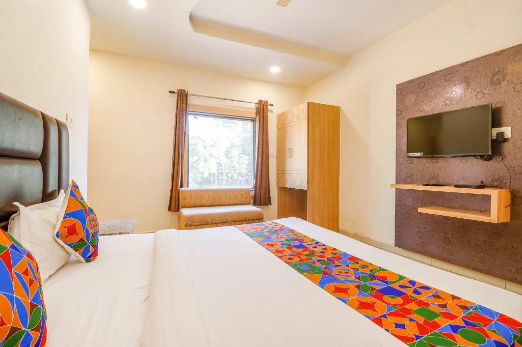FabHotel Royal Aanandam