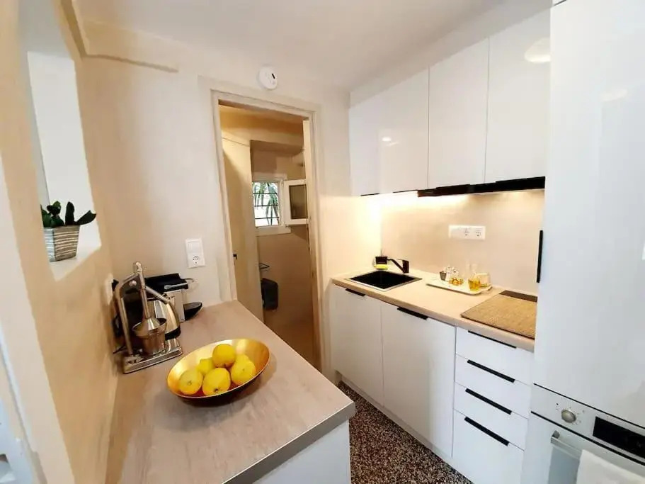 Cute Suite Apt., close to metro and highway