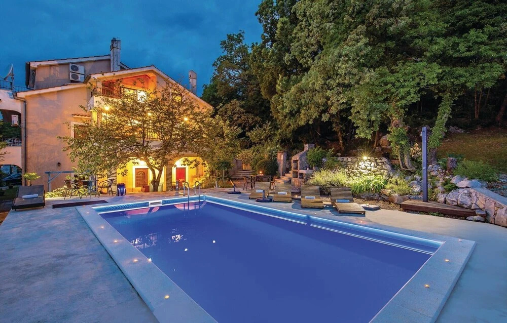 Pet Friendly Home In Spincici