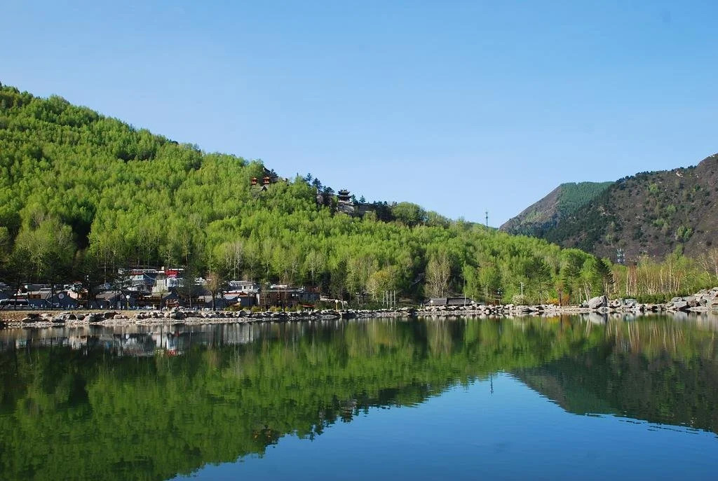 Wutai Mountain Chun Nuan Hua Kai Youth Hostel