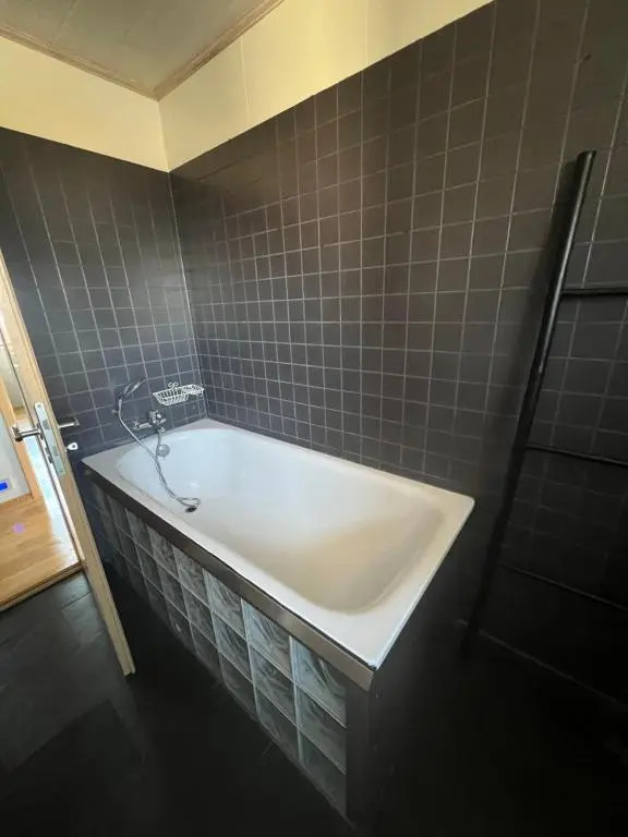 Peaceful house with 3BR/ Close drive Golden Circle