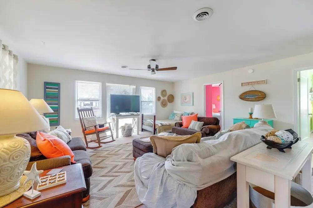 Surf City Coastal Escape w/ Fire Pit