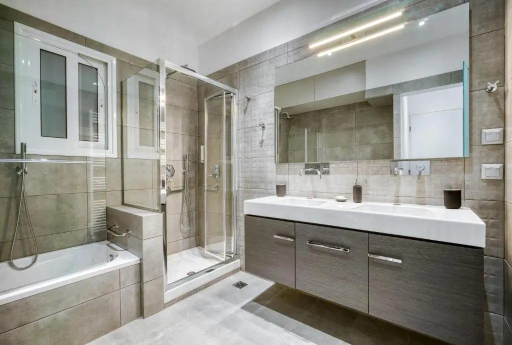 Stunning Central 170m2 3 Bedroom 3 Bathroom, Sleeps 10 Guests