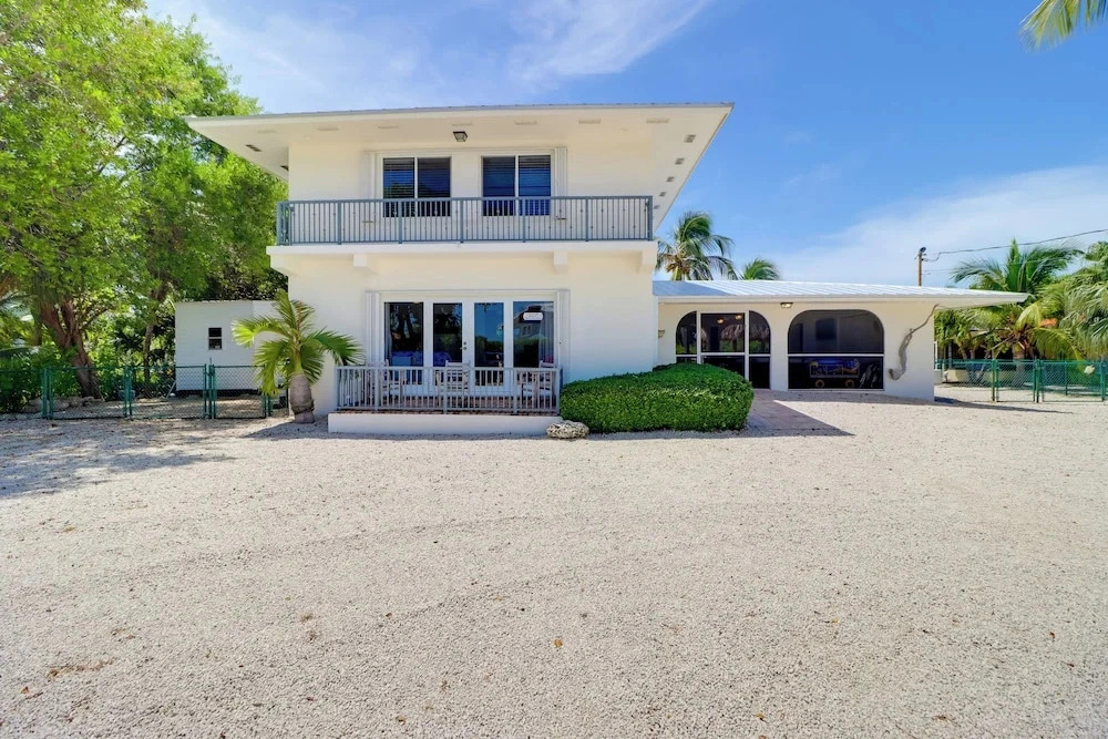 Walk to Beach: Waterfront Home in Marathon