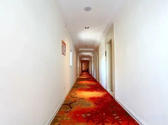 Huayi Hotel (Zibo Ancient Shopping Center)
