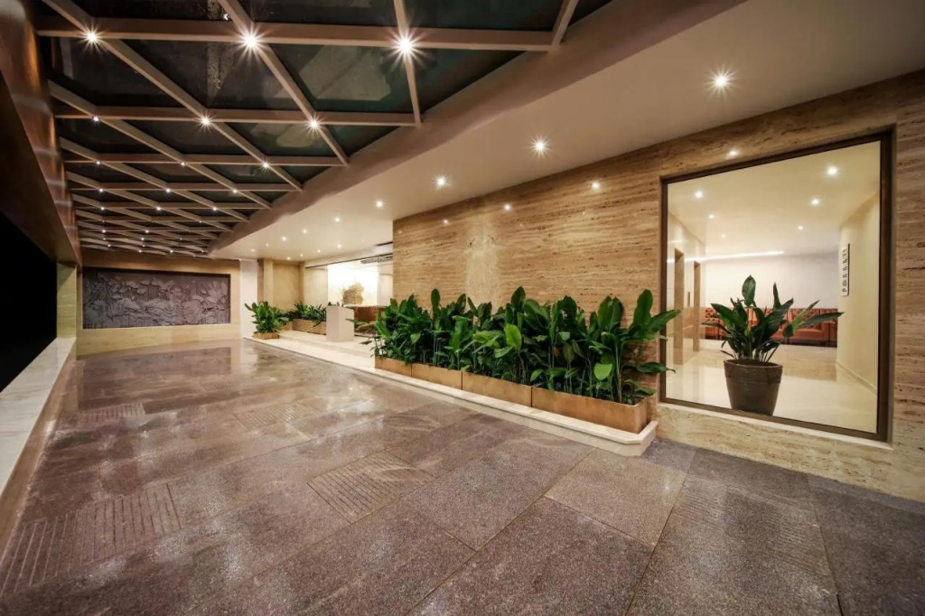 Jade Suites - Luxury Boutique Hotel