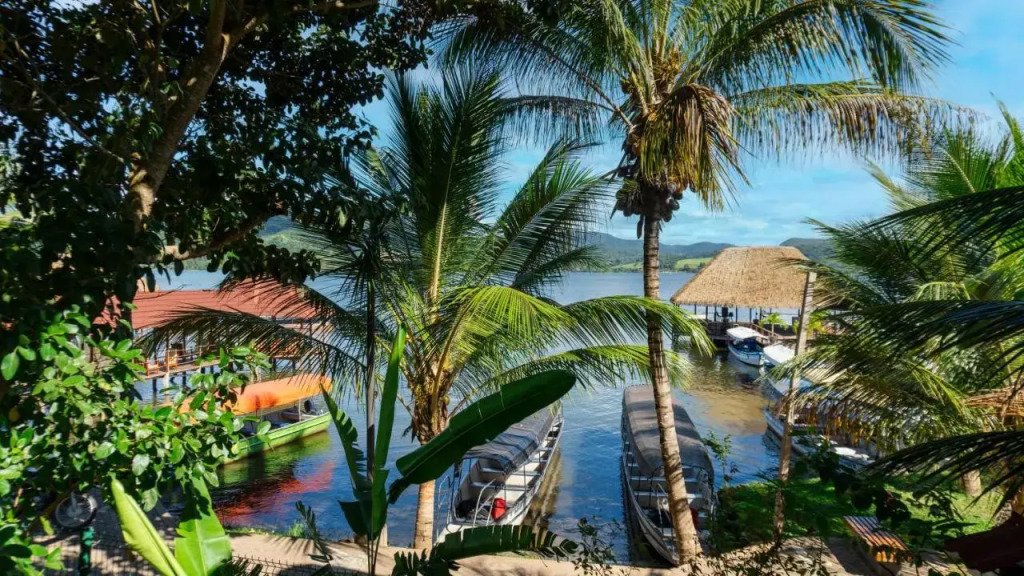 Laguna Azul Hotel & Suites