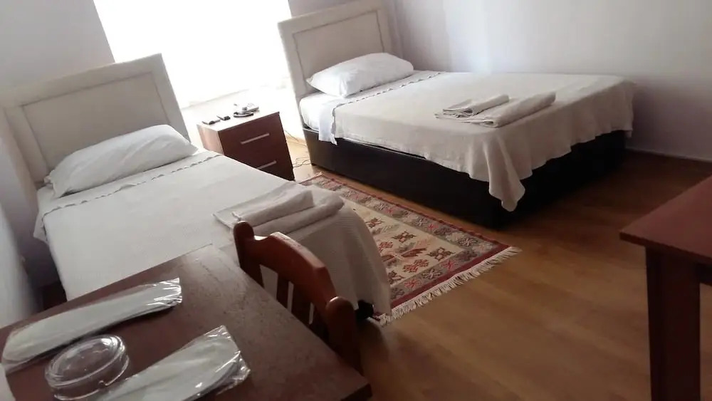 Bayrakli Otel