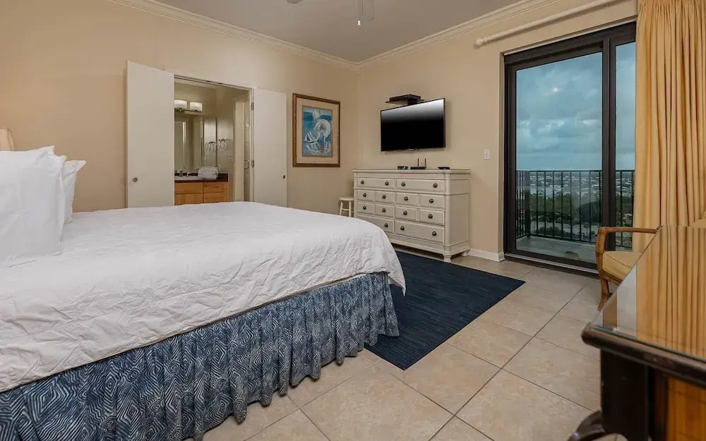 Phoenix East 2 2111 3 Bedroom Condo