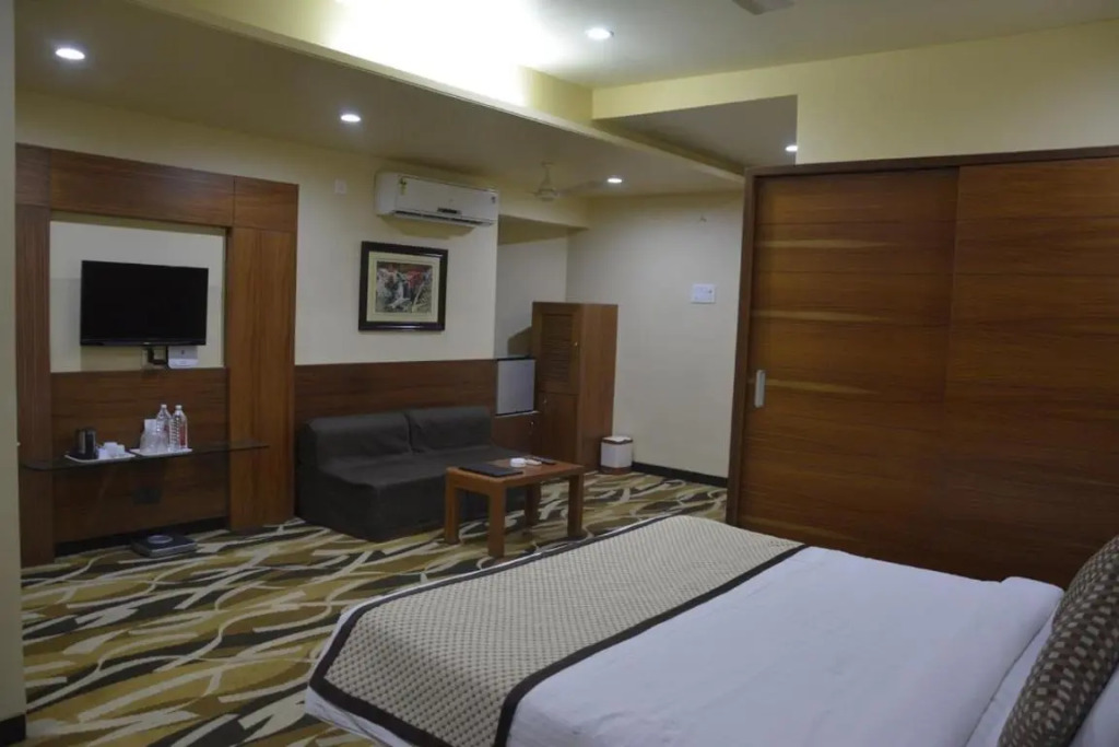 Hotel Surya Executive