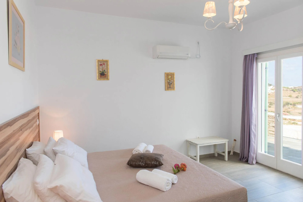 Rooms & Apartments Archontou