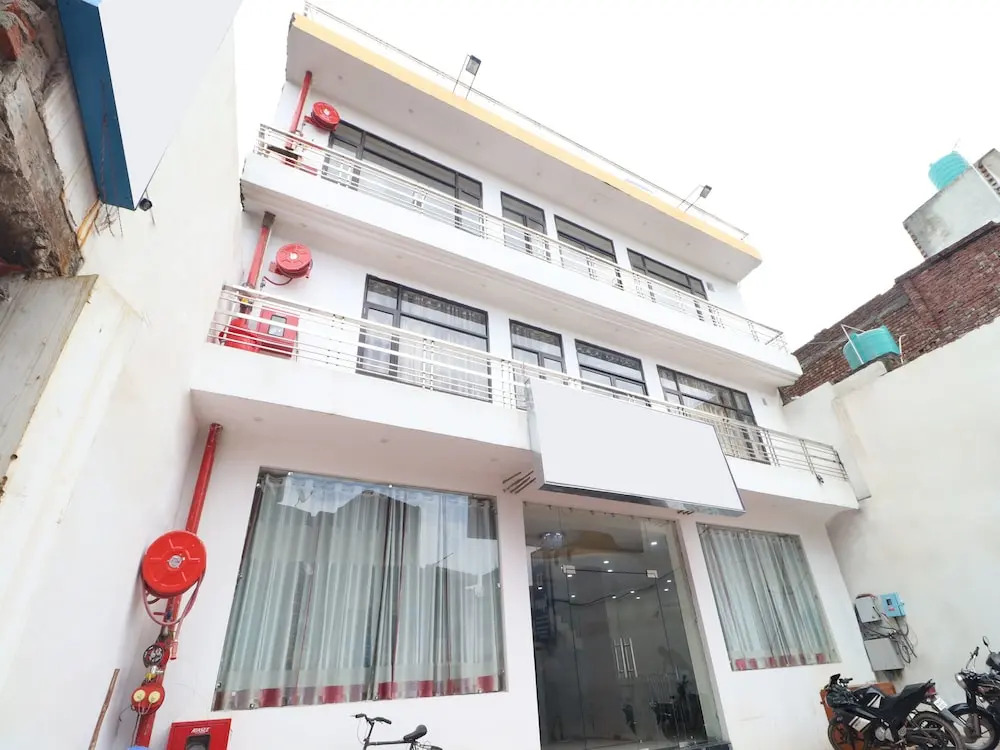 Hotel kb Square Near Chandigarh Railway Station