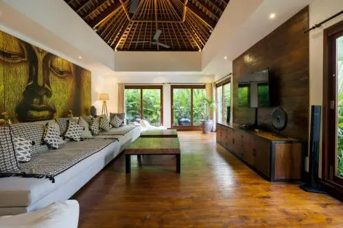 Villa Naty Canggu - 6 Bedrooms Luxury Villa