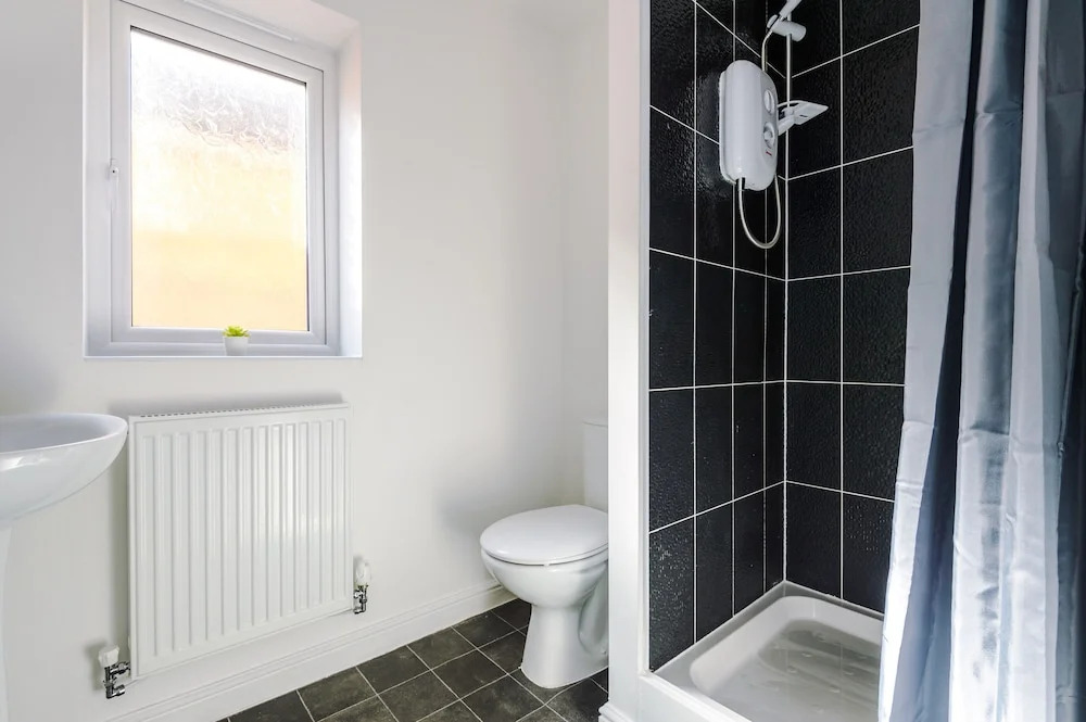 5 Bed House Manchester by MCR Dens