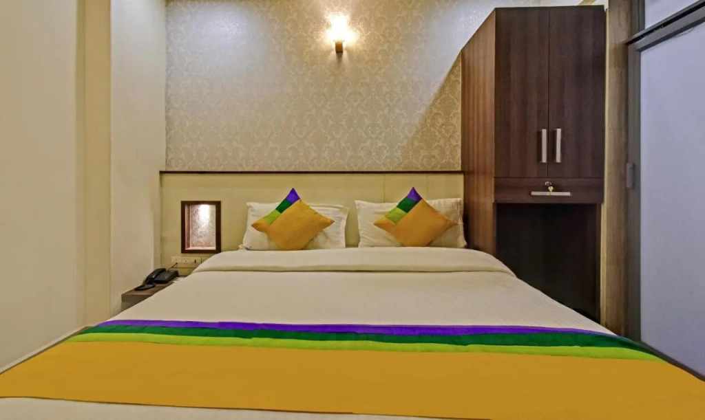 Itsy Hotels Deluxe Inn