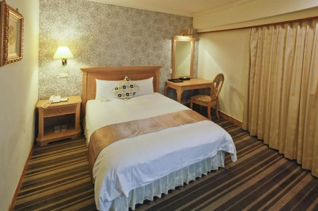 Cambridge Tainan Hotel