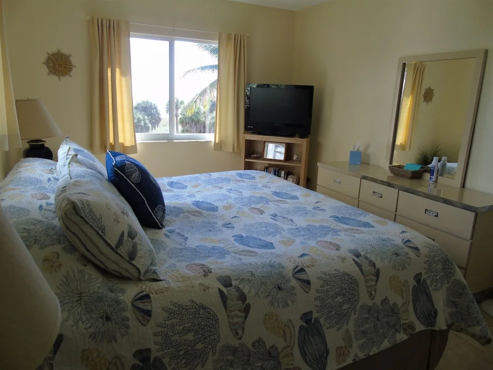 Sunset Royale - 300 2 Bedrooms 2 Bathrooms Condo