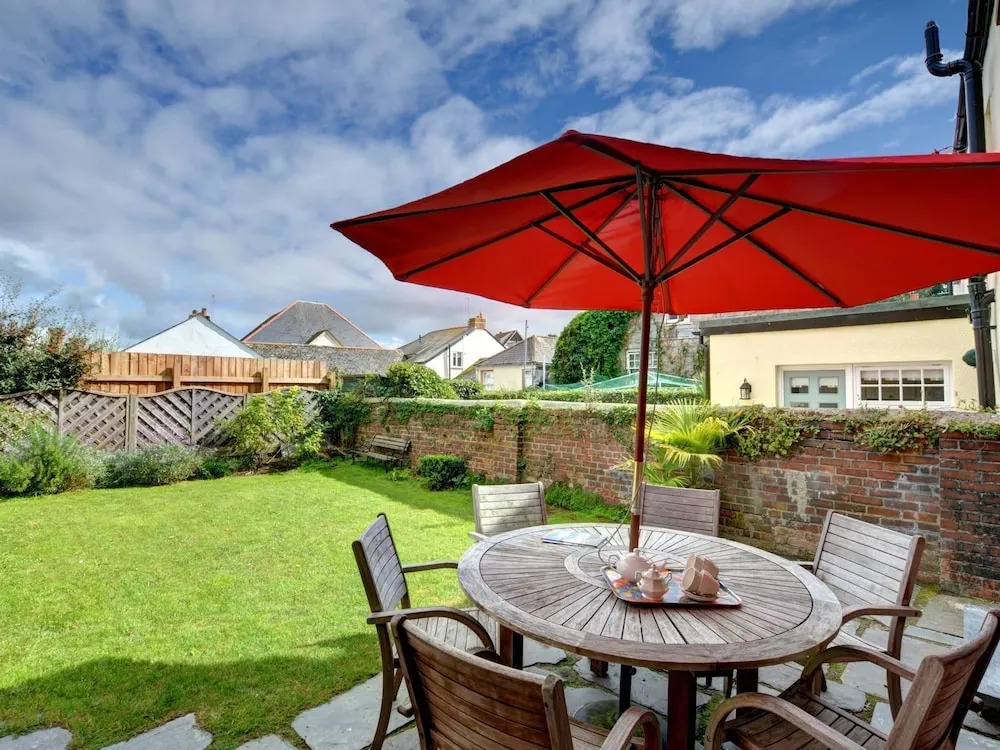 Cozy Holiday Home in Padstow near Beach