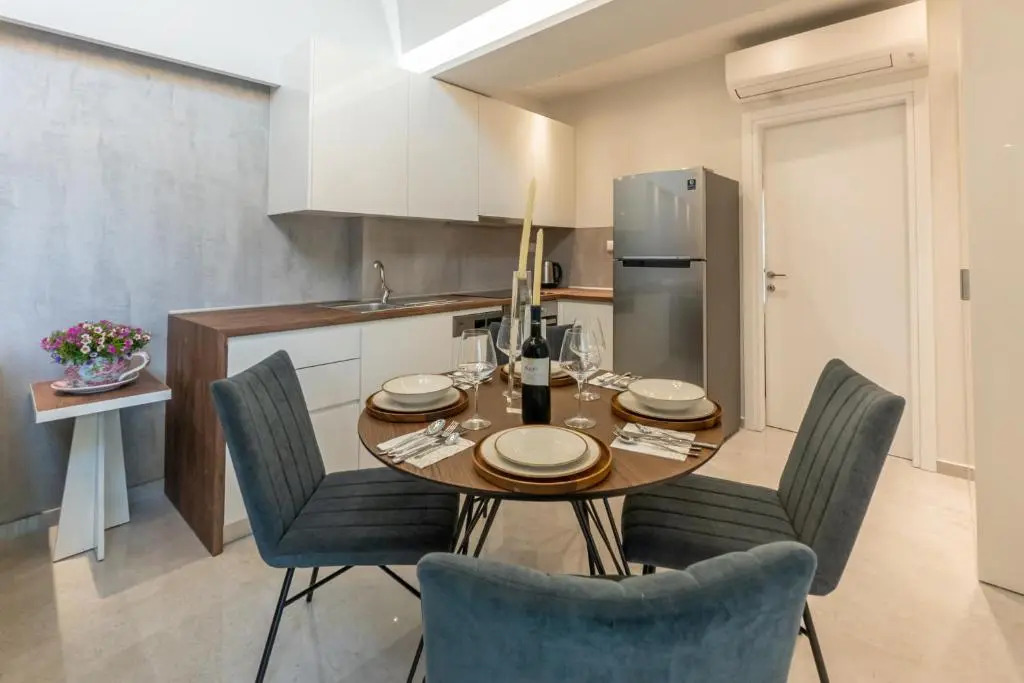 3 DOORS VILLAS