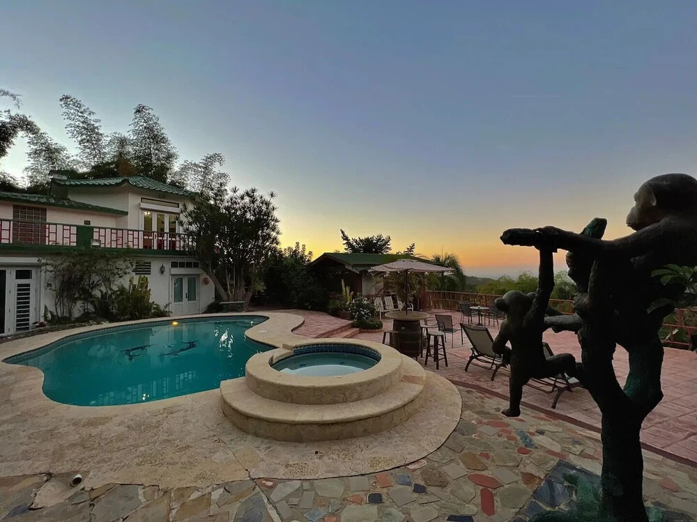Panchos Paradise - Rainforest Guesthouse with Pool, Gazebo and View