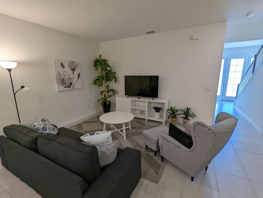 2194 FMP - Solara - Luxury 4 Bed Private Pool
