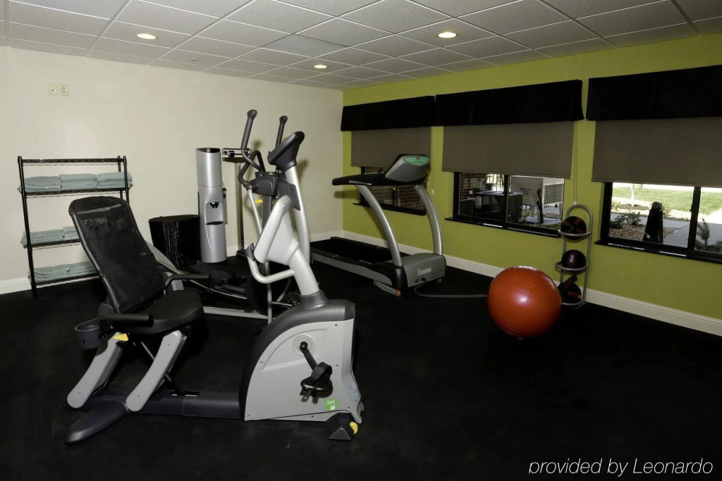 Holiday Inn Express & Suites Marion Northeast by IHG