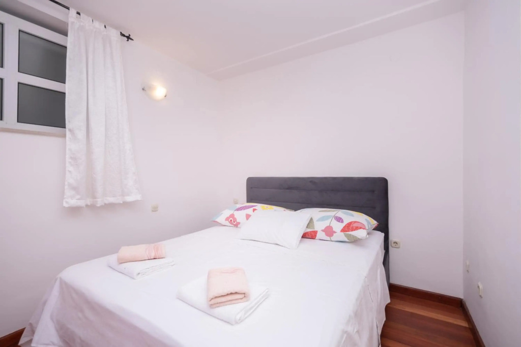 Palm garden apartment in center with big terrace
