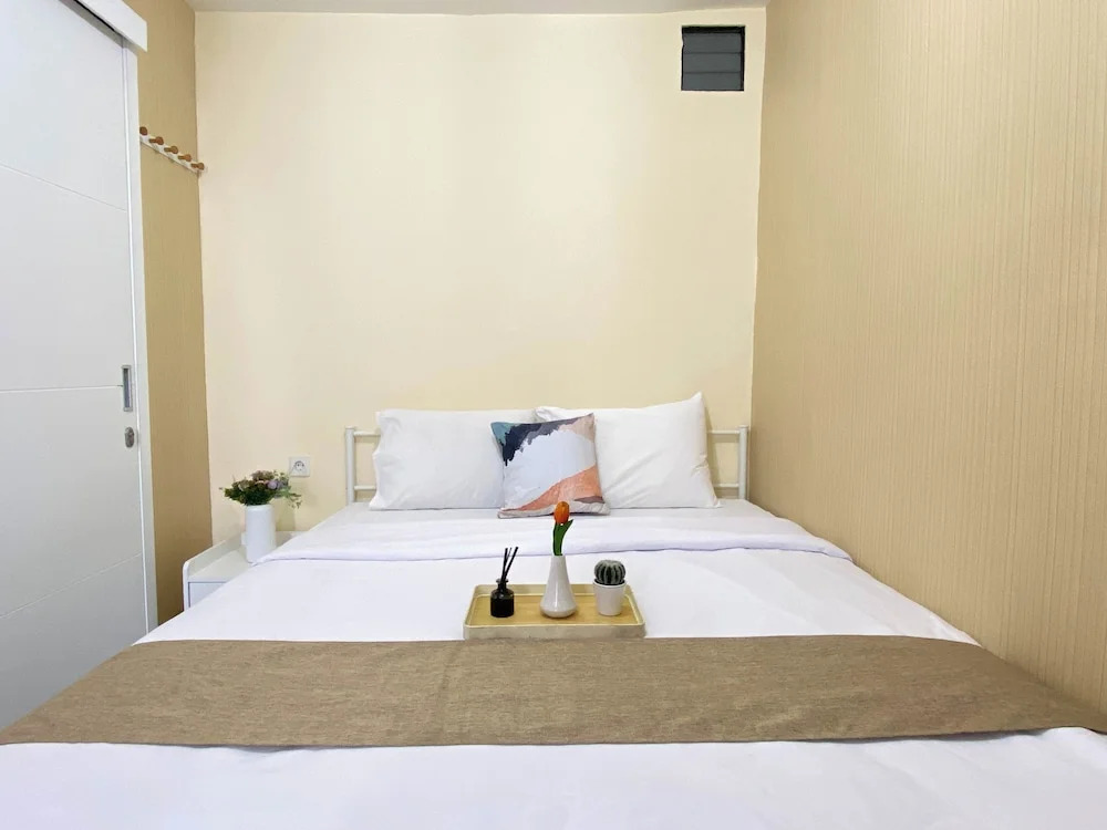 6 Pax Serene 3Br At Bassura City Apartment