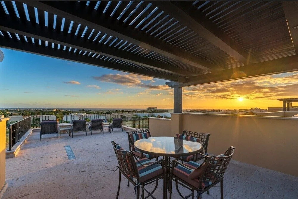 4BD Diamante: Private Pool w/ a Huge Balcony