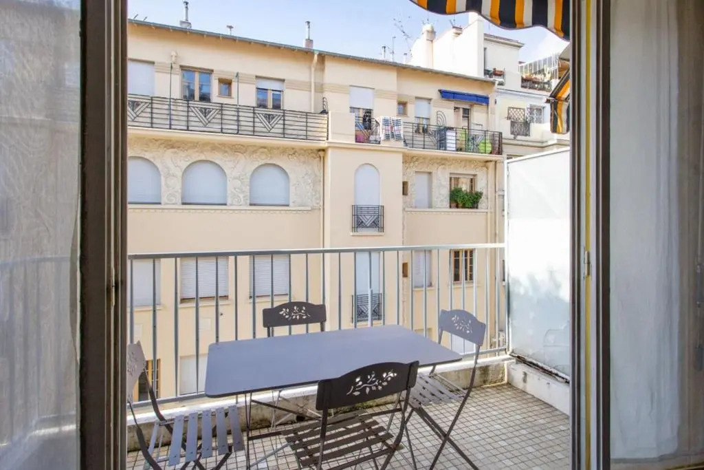 Nice flat w balcony and garage in Nice 5 min to the station - Welkeys