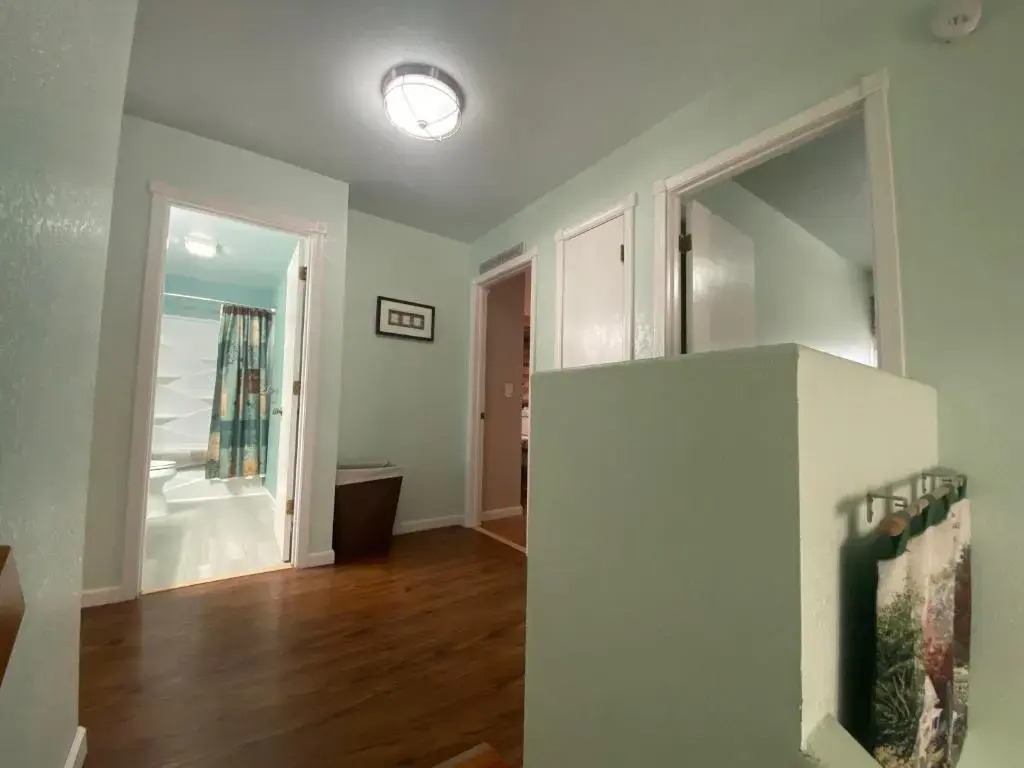 Trinity Escapes - Two Bedroom two bathroom full Apartment near airport