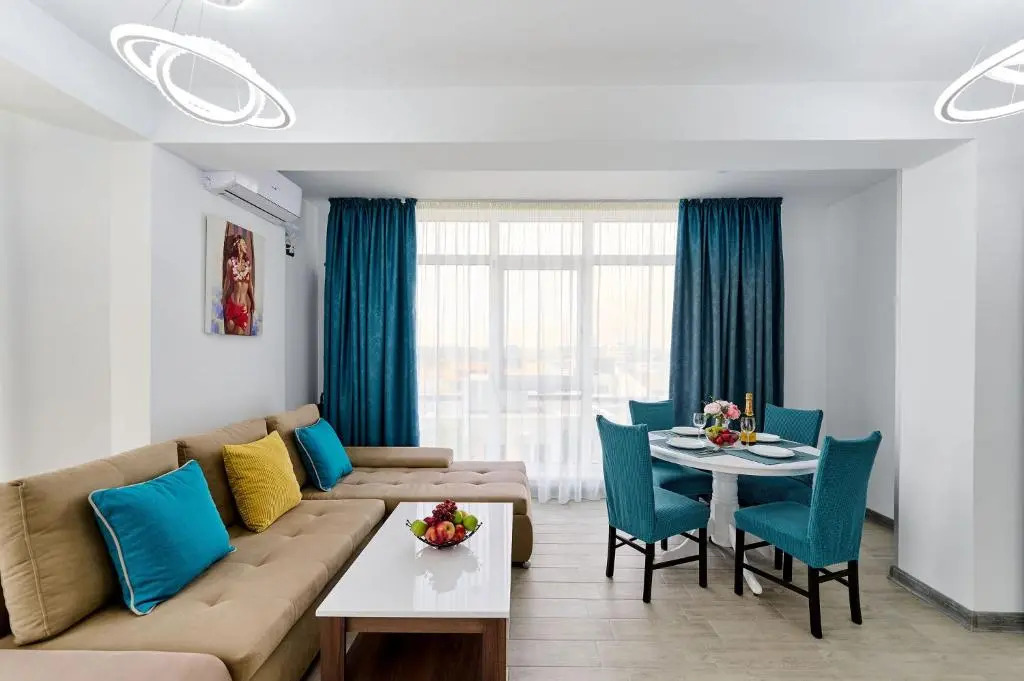 Sunshine 1 BR Apartment Spa n Pool Beach resort