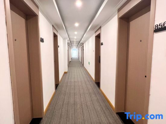 Ruit Hotel (Baixian Square Polka Branch)