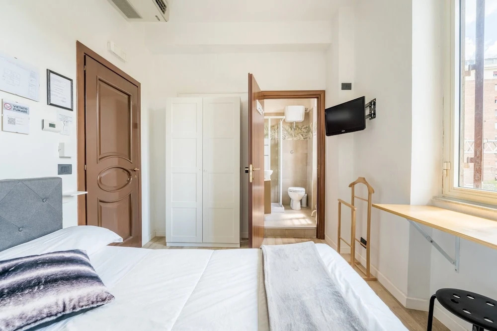 Backpackers Piramide - Hostel