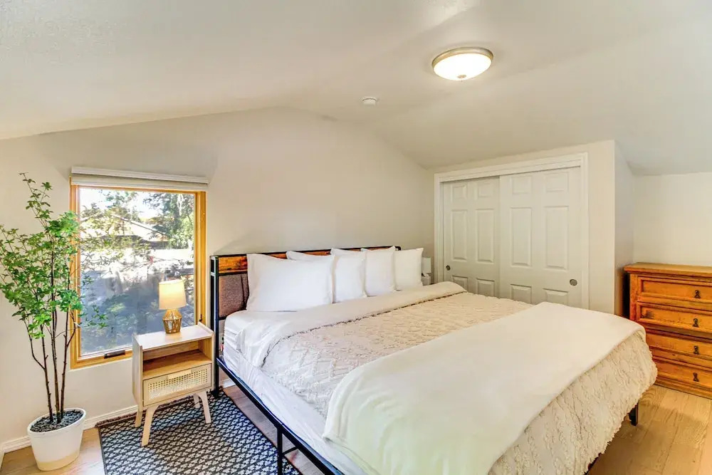 Stylish Home 2 Mi to Old Town Albuquerque!