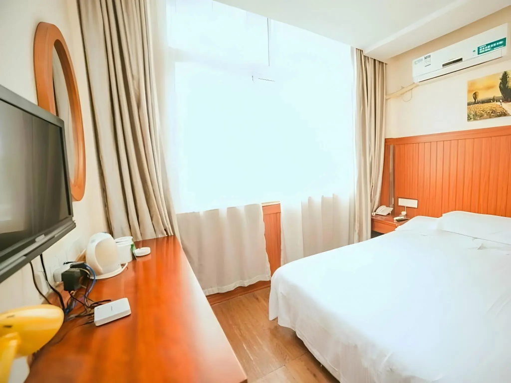 GreenTree Inn Yangzhou Slender West Lake Wencheng Attic Express Hotel