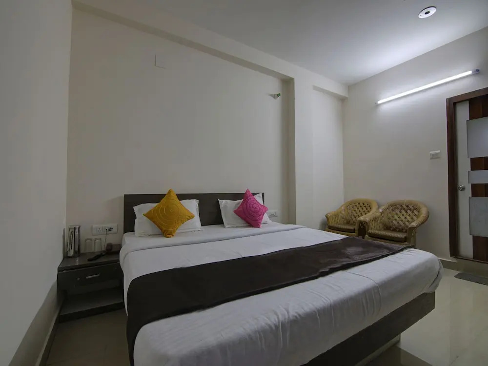 OYO 12305 Raj Residency