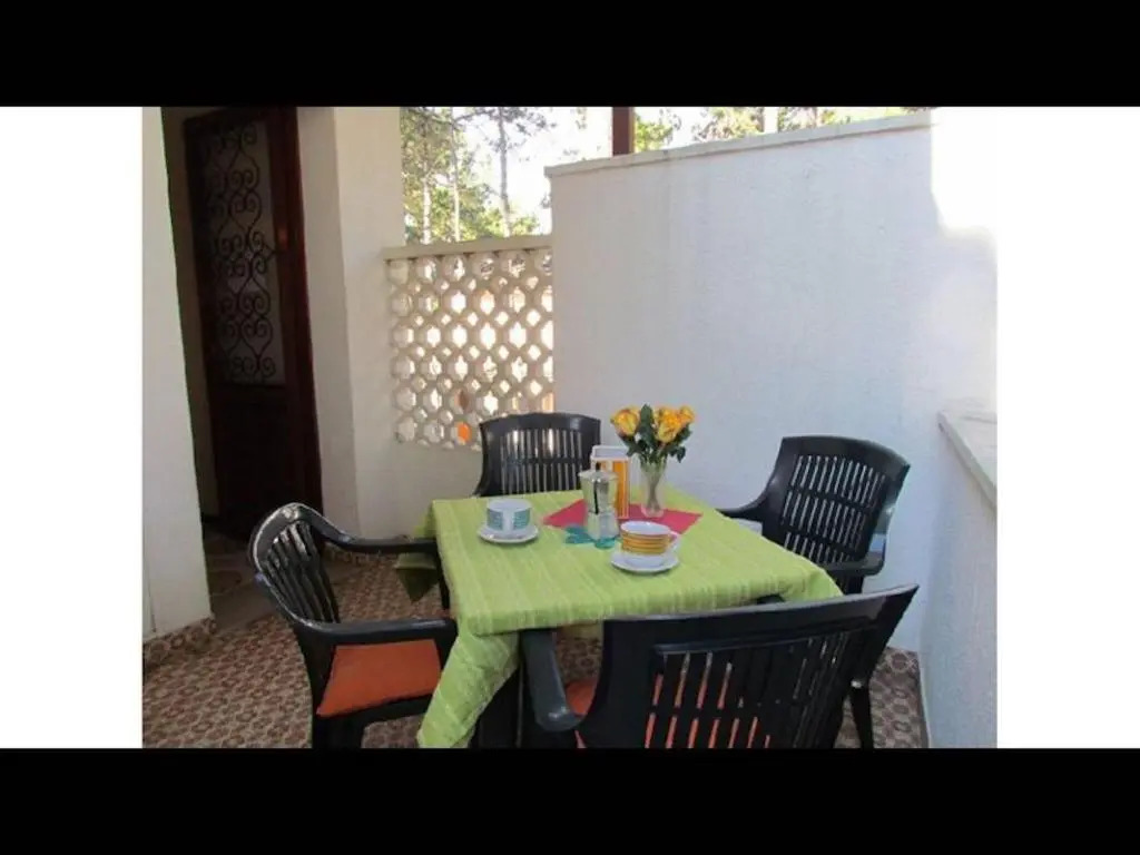 Trilocale In Graziosa Villetta Con Giardino