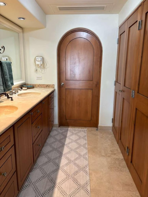 Beautifully Maintained 2-bed Condo in Las Mañanitas