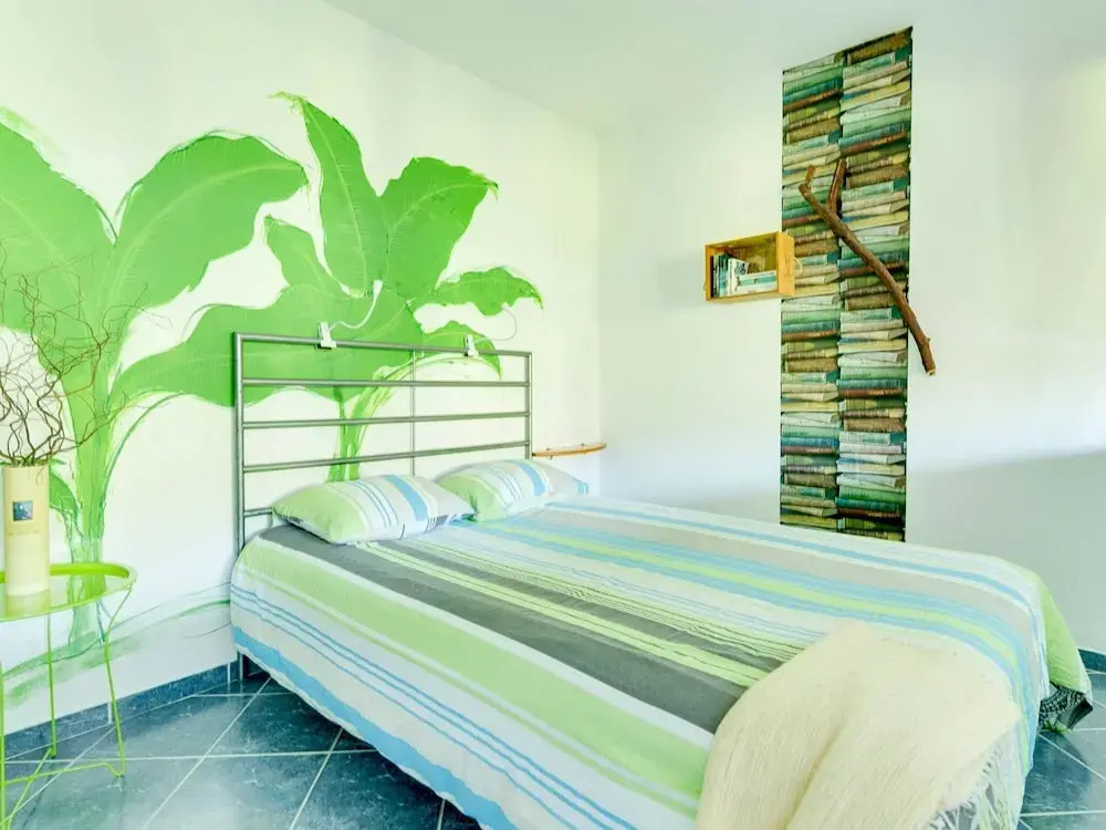 Upscale Villa With Swimming Pool and Terrace