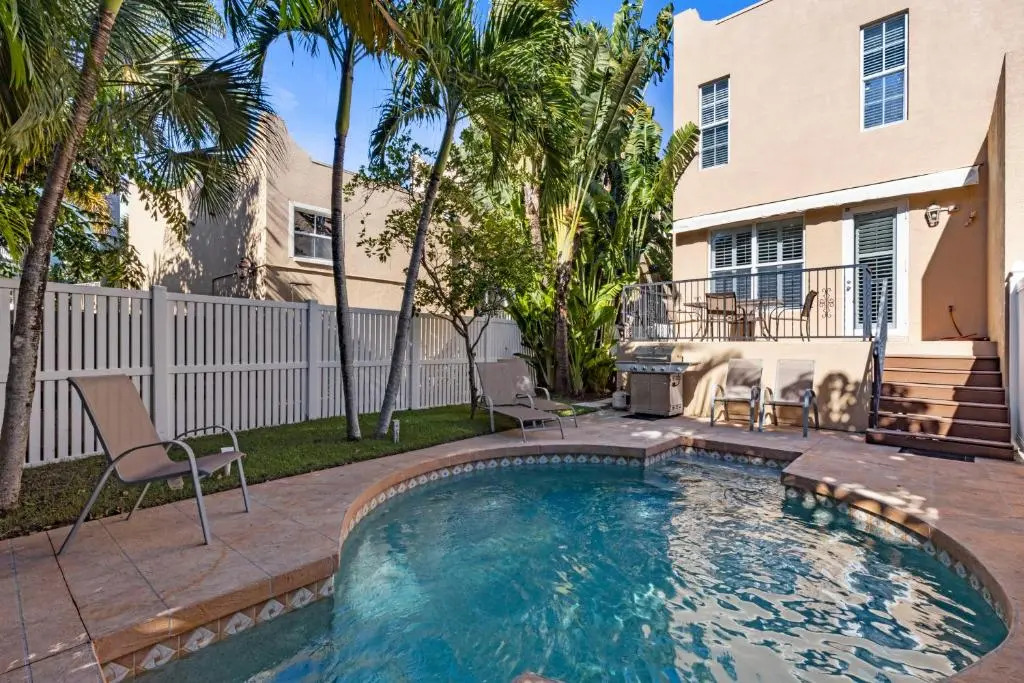 Siesta Avenida Townhome 5208