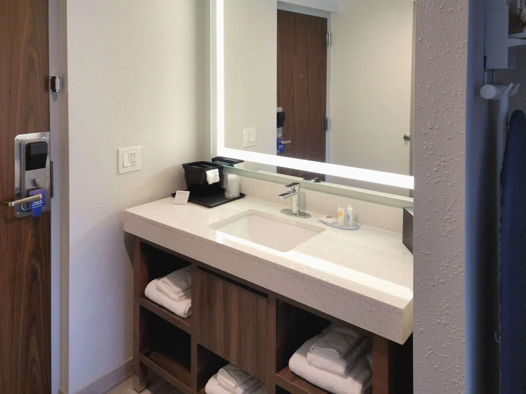 Comfort Inn & Suites Wyomissing-Reading