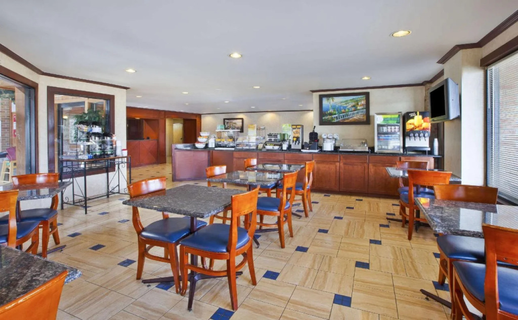 Quality Inn Marshall near I-69